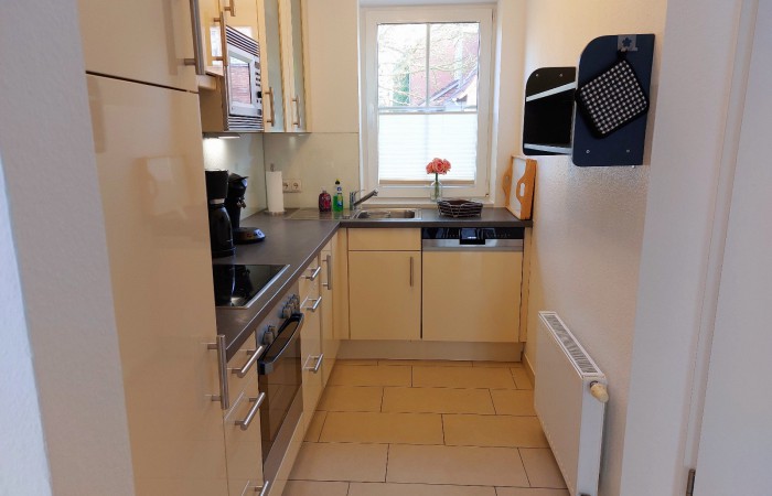 sehr gut ausgestattete Küche